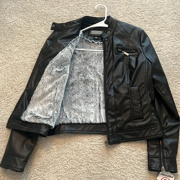 Vegan leather jacket NWT - Picture 4 of 8